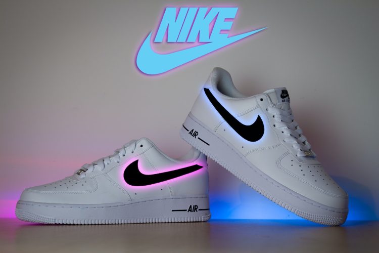 white nike air force 1 low